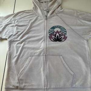 Lucky Lotus Namaste Short Sleeve Full Zip Graphic Hoodie Size Small